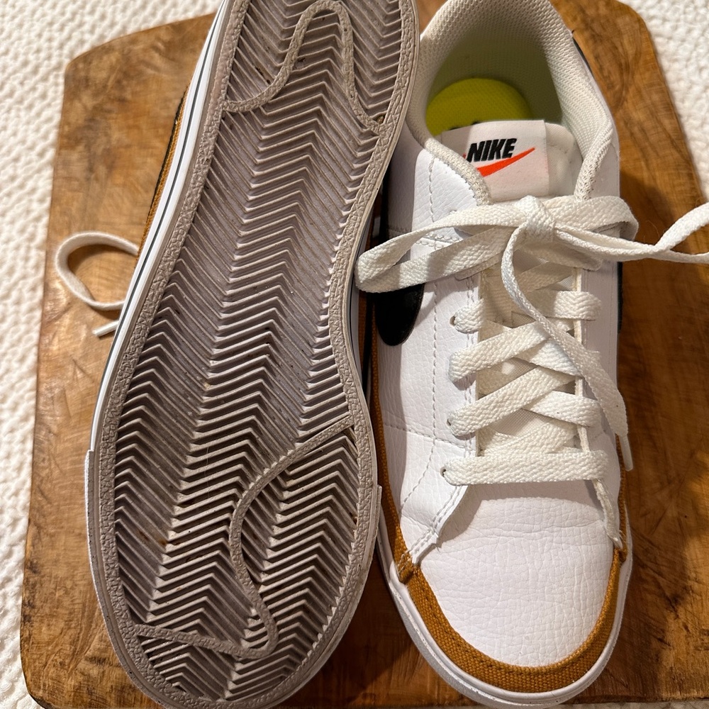 Nike White and Tan Sneakers - Picture 6 of 11